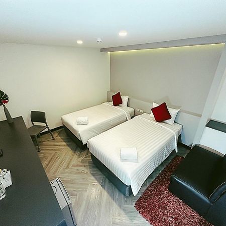 14 Sathorn Hotel No-Parking Bangkok Ngoại thất bức ảnh