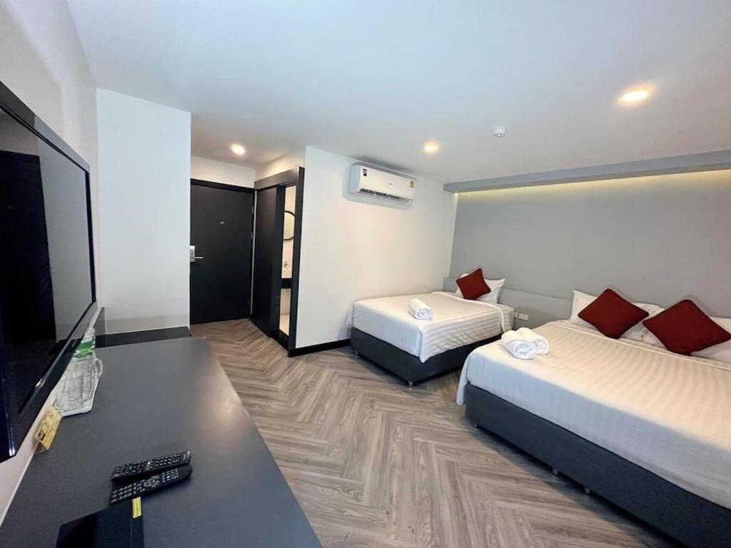 14 Sathorn Hotel No-Parking Bangkok Ngoại thất bức ảnh
