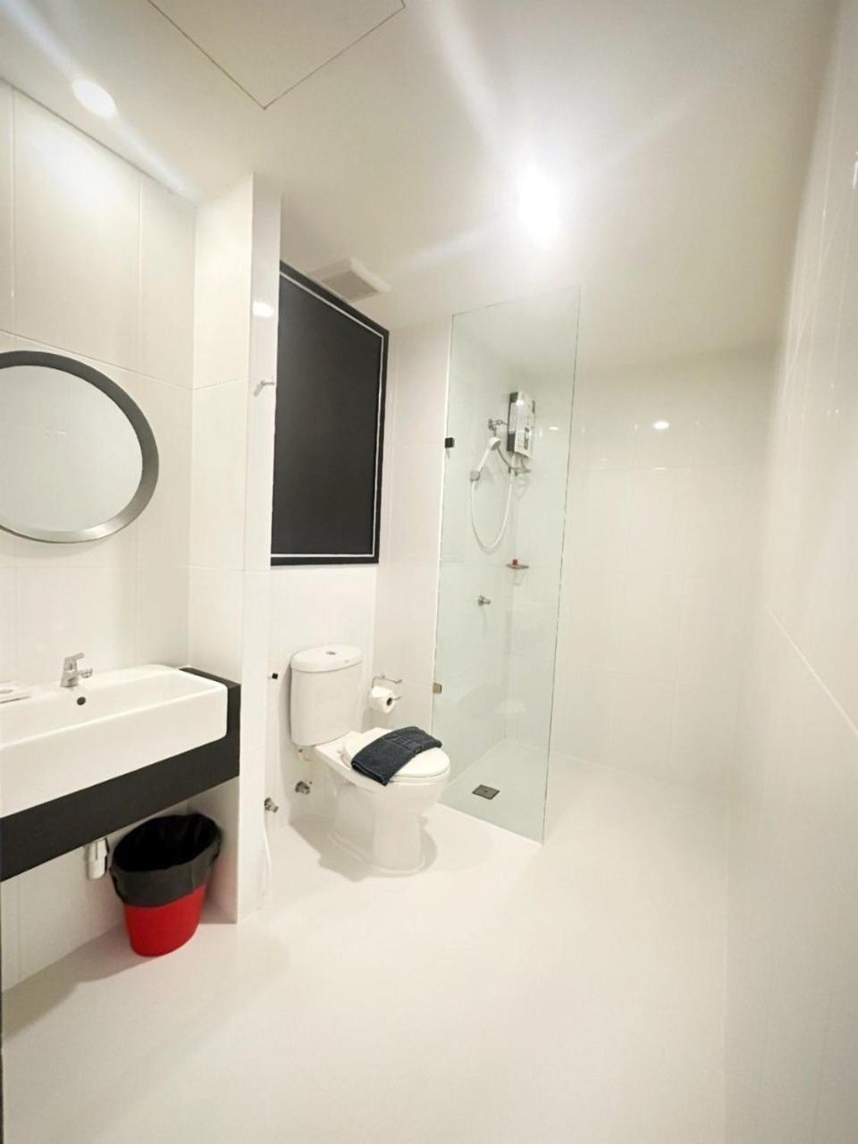 14 Sathorn Hotel No-Parking Bangkok Phòng bức ảnh