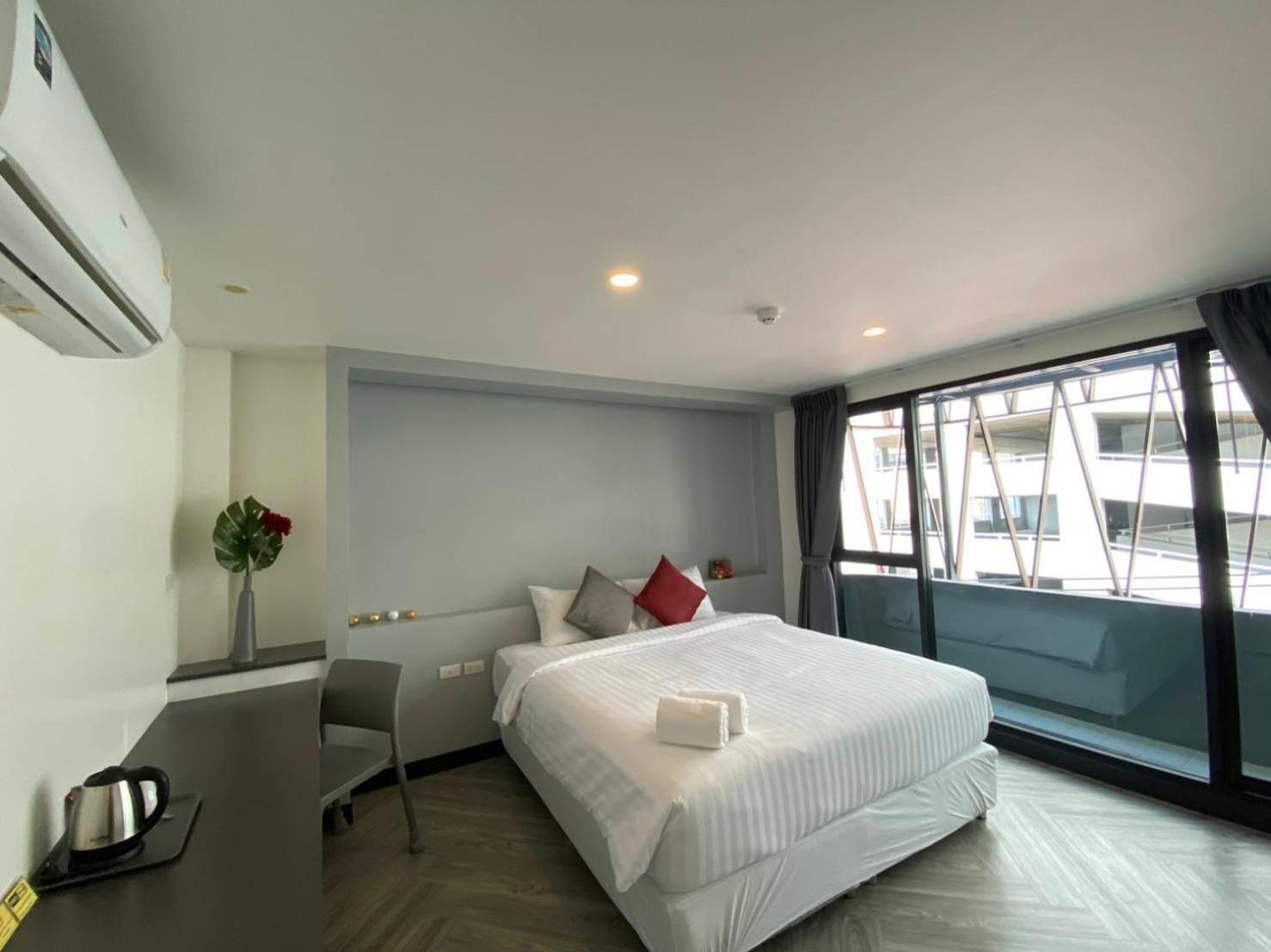 14 Sathorn Hotel No-Parking Bangkok Ngoại thất bức ảnh