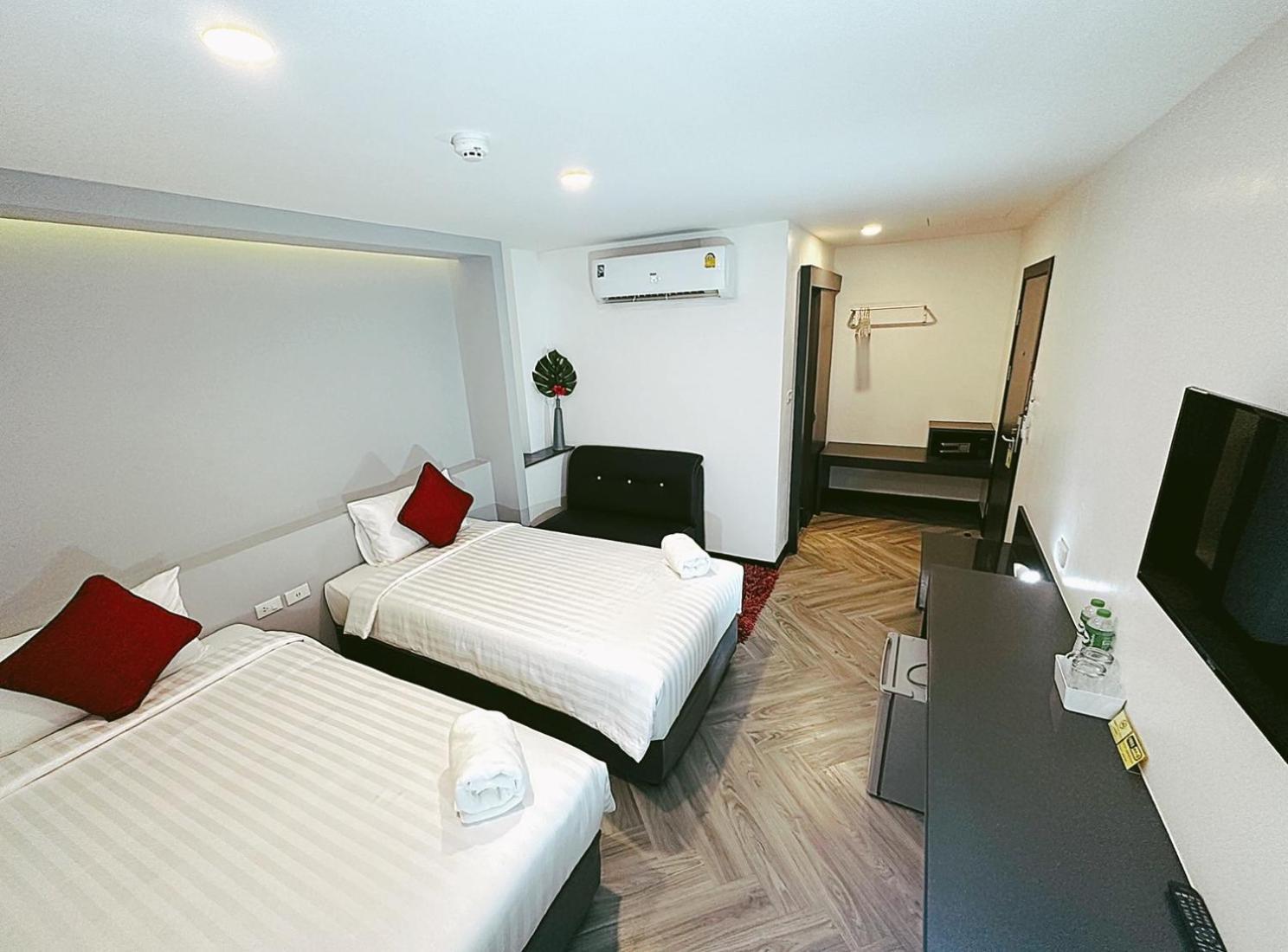 14 Sathorn Hotel No-Parking Bangkok Ngoại thất bức ảnh
