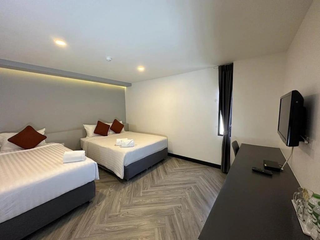 14 Sathorn Hotel No-Parking Bangkok Ngoại thất bức ảnh