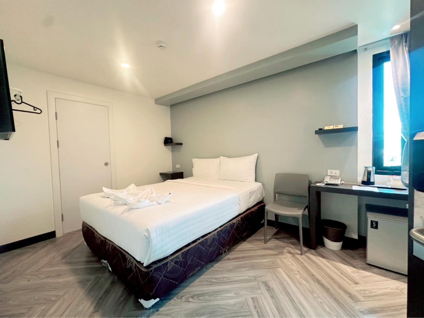 14 Sathorn Hotel No-Parking Bangkok Ngoại thất bức ảnh