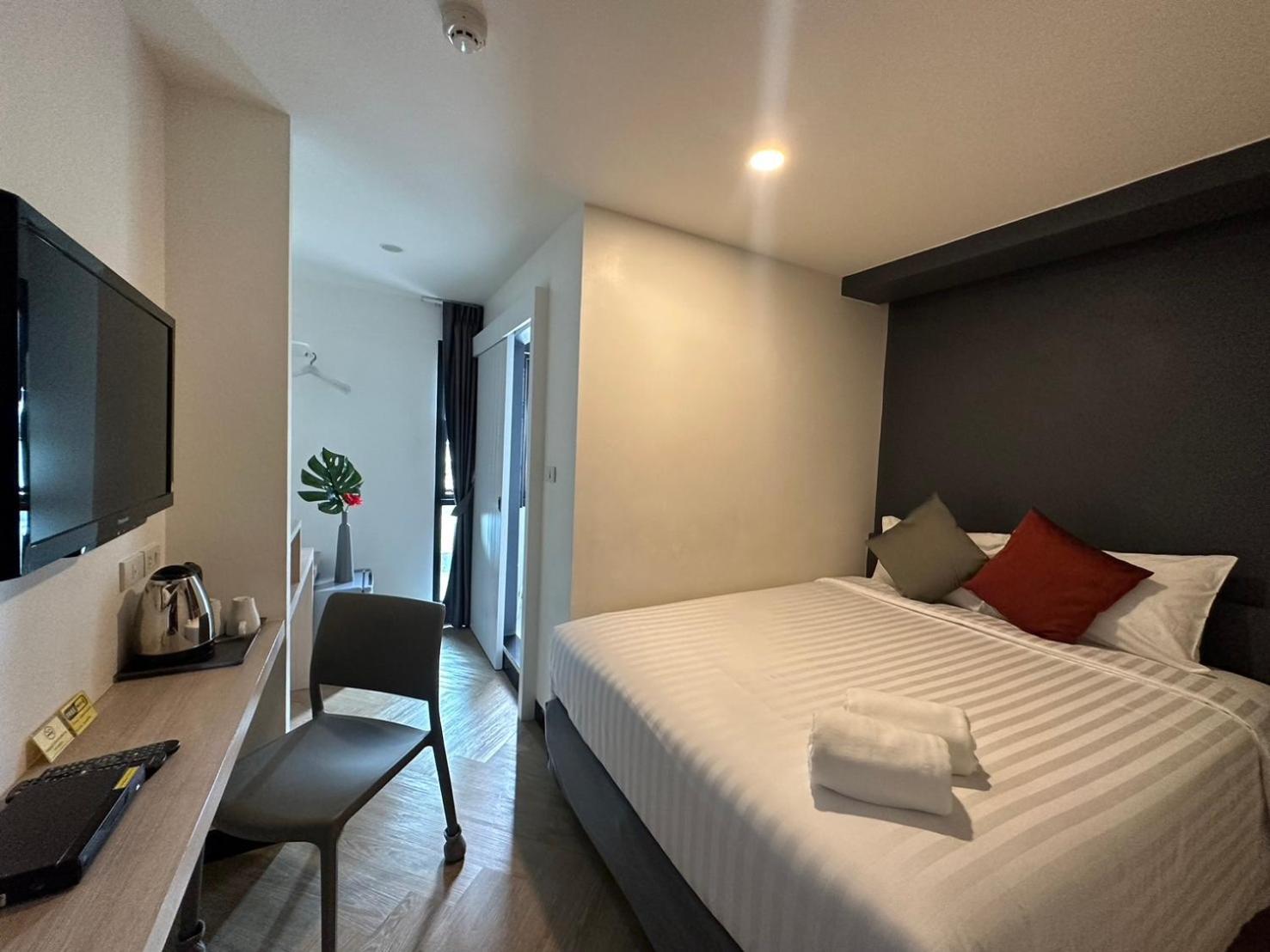 14 Sathorn Hotel No-Parking Bangkok Ngoại thất bức ảnh